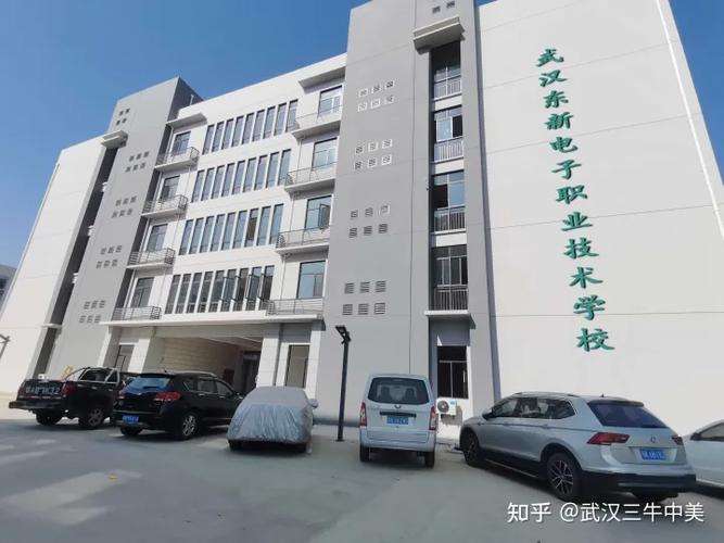 以服务电子信息产业为根基，推动网络信息技术普惠应用